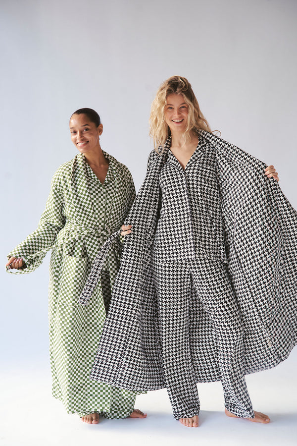 Ladies Quilted Robe - HOUNDSTOOTH