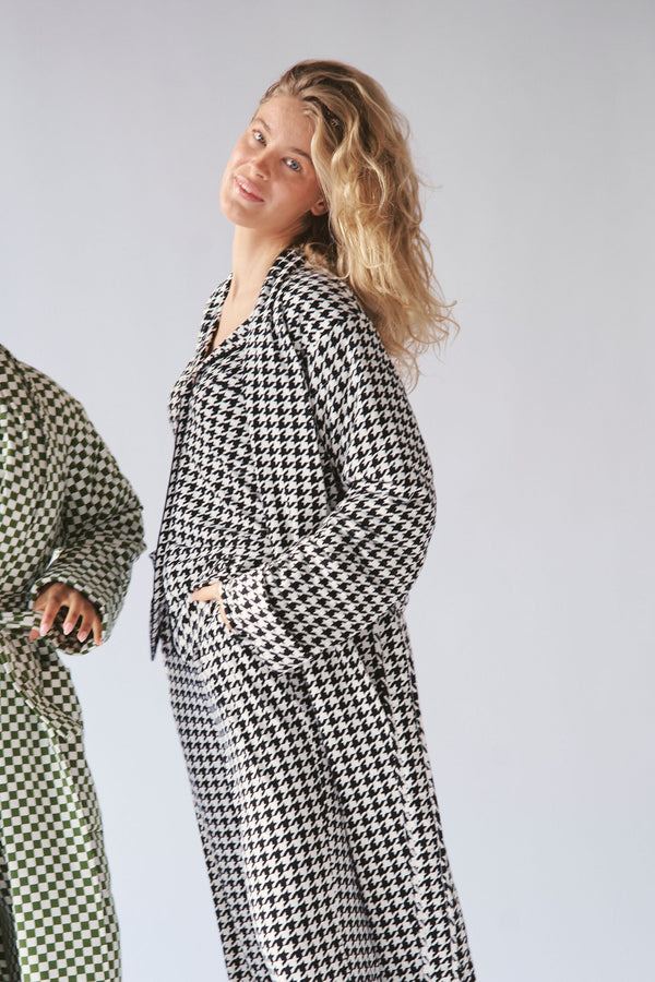 Ladies Quilted Robe - HOUNDSTOOTH