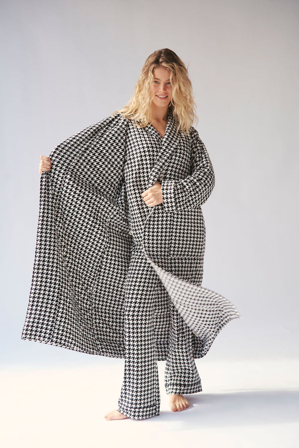 Ladies Quilted Robe - HOUNDSTOOTH