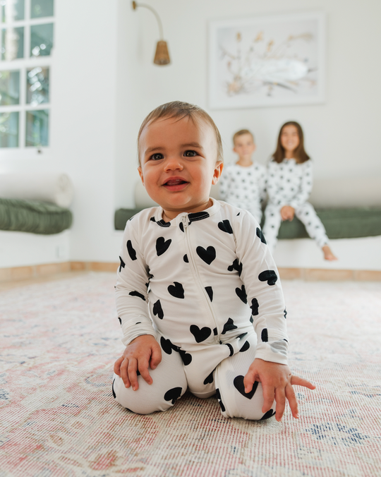 Zipper Sleeper - BLACK HEART