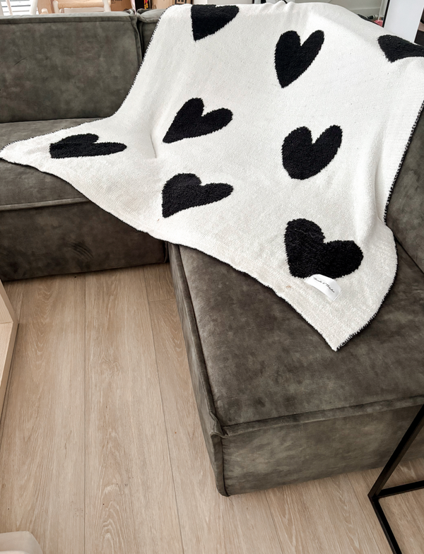 NEW COZY KNIT BLANKET - BLACK HEART - PRE ORDER 02/28